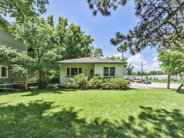 1076 Dixie Rd, Mississauga, ON L5E 2P4