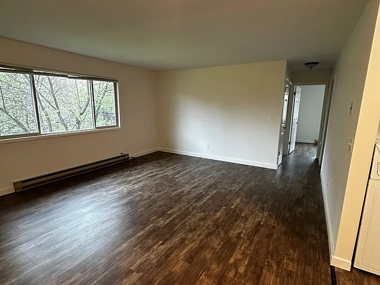 412 N Rouse Ave #A-H — Photo 3