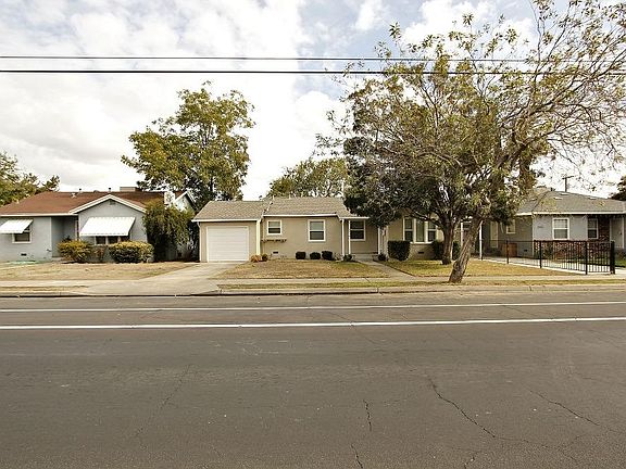 3rd image of 2516 N Fruit Ave