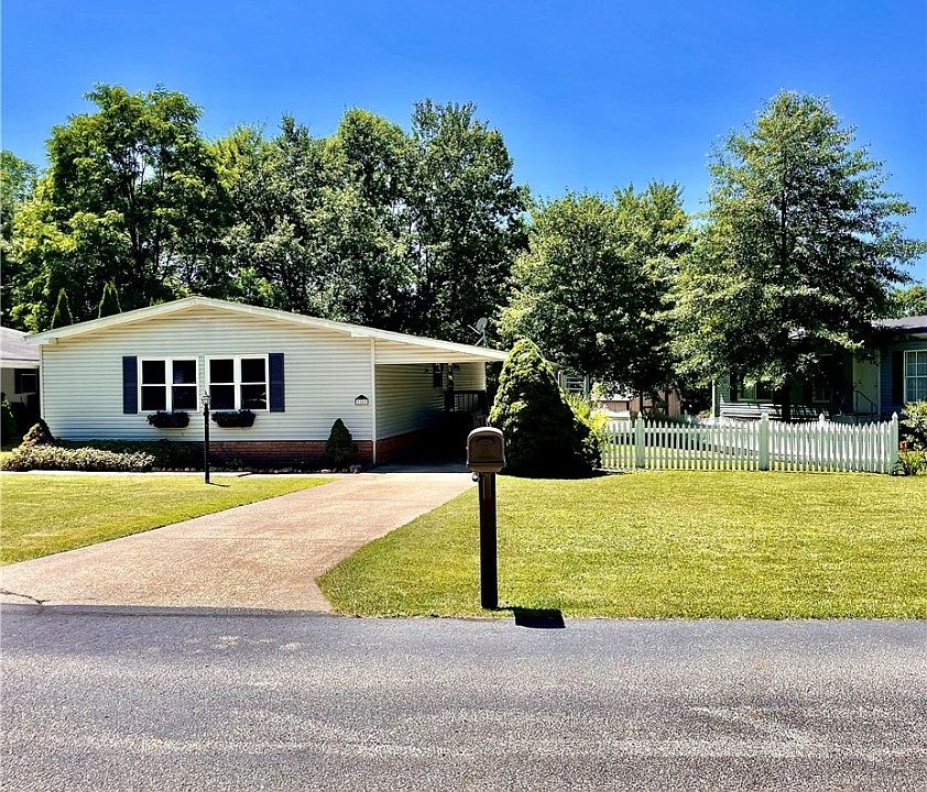 1st image of 28 Cardinal Dr