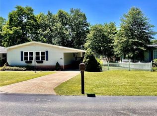 28 Cardinal Dr, Hiram, OH 44234