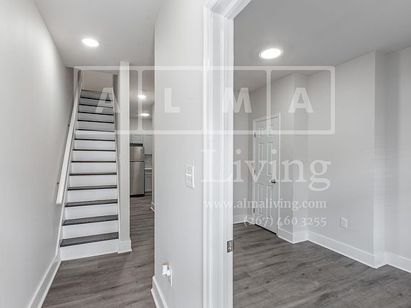 2nd image of 4465 N Gratz St #12