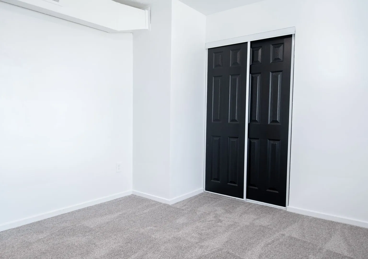 3-Bedroom Townhouse in Midland, PA. Apply Now!! — Photo 2