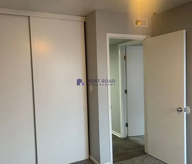 515 W 27th St S #102 — Photo 14