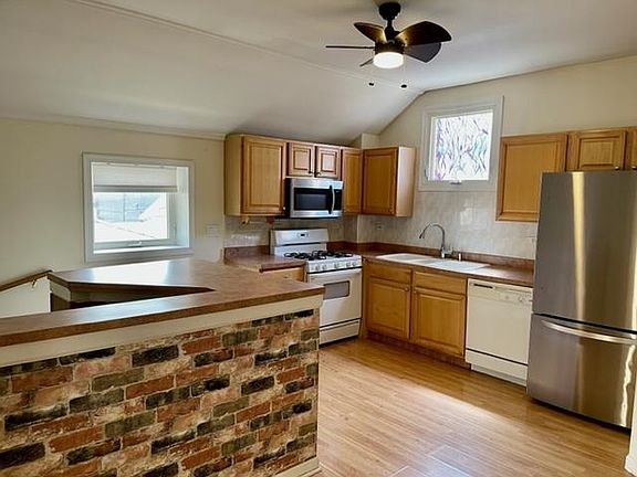 4th image of 1066 N Hermitage Ave