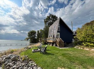 5553 S West Bay Shore Dr, Suttons Bay, MI 49682