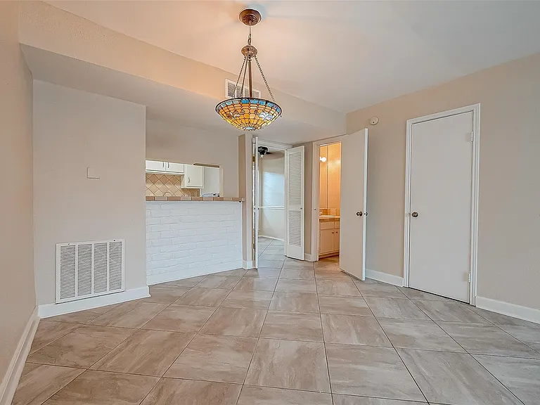 6410 Del Monte Dr #5 — Photo 8