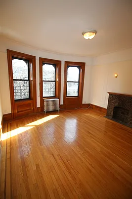 Rented by Slope Realty Co | media 1