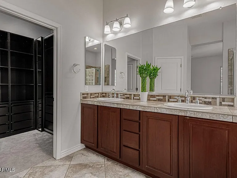 3407 E Glacier Pl — Photo 8