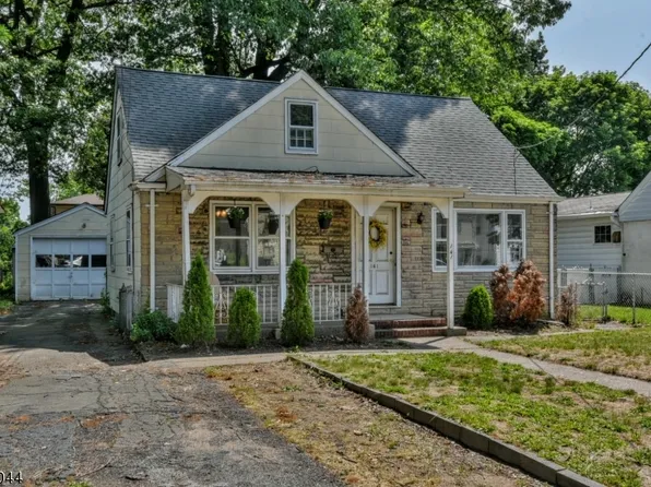 141 E 54Th St, Elmwood Park Boro, NJ 07407