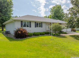 25 Slate Ct, Mason City, IA 50401