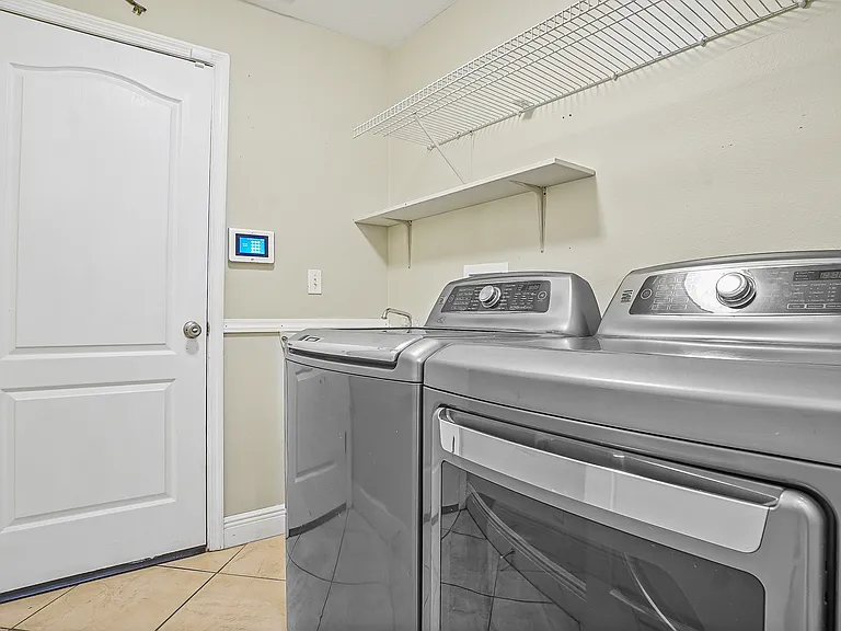 774 Princeton Dr — Photo 33