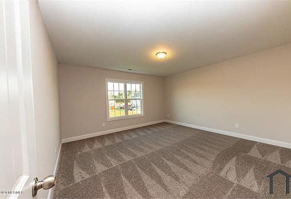 5th image of 713 Hazel St #1