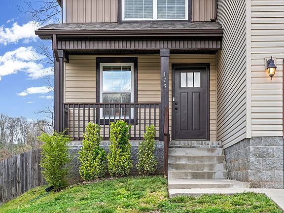 3rd image of 173 Bonnell Dr
