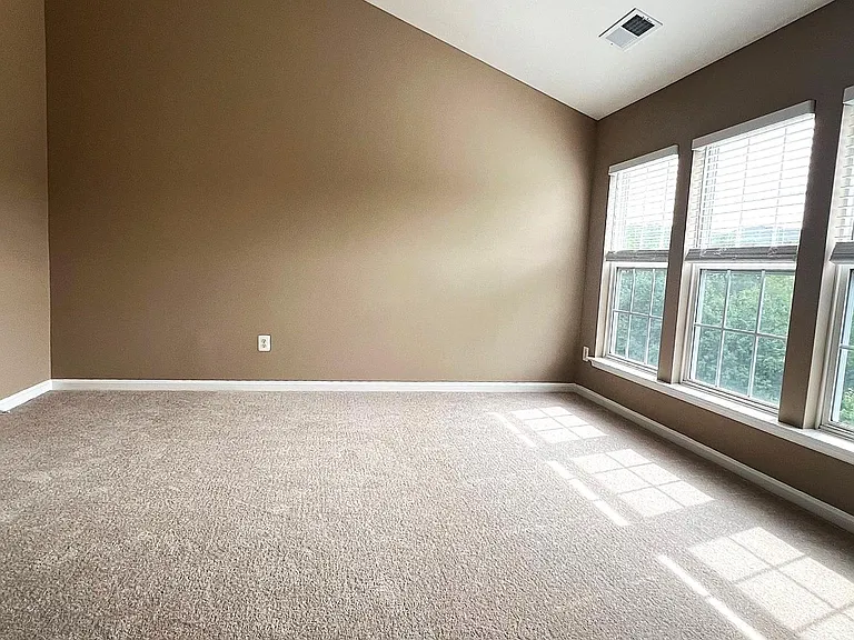 44314 Cornish Ln — Photo 28