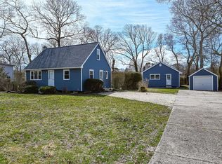 28A Lynncliff Rd, Hampton Bays, NY 11946