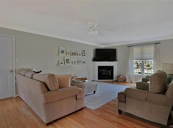 4th image of 2024 Upshur Ct