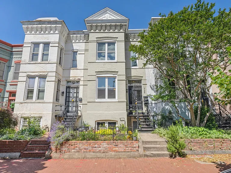 724 5th St NE #G — Photo 5