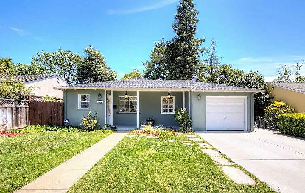 2326 Cherry Ave photo 1