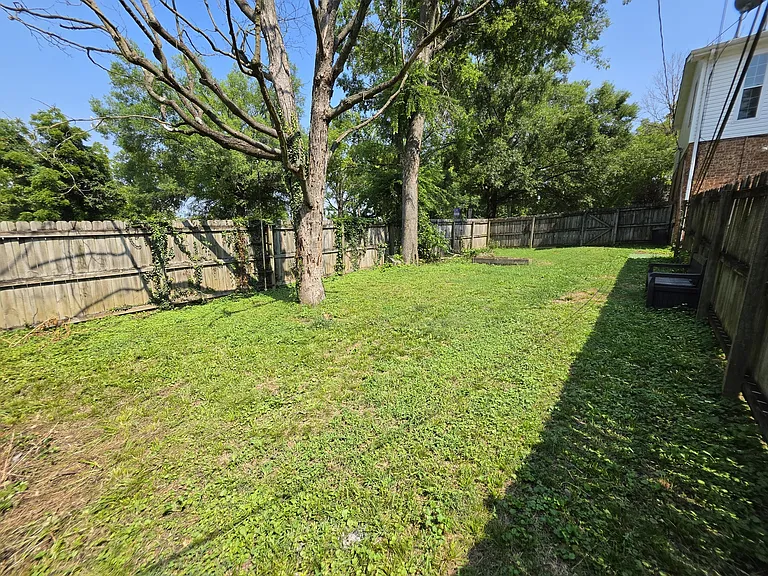 3100 Wellington Ave — Photo 26