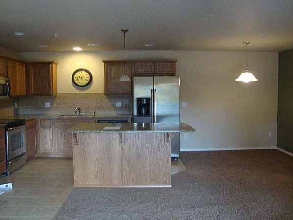 2nd image of 1411 Evrgrn Pk Dr SW Unit 204