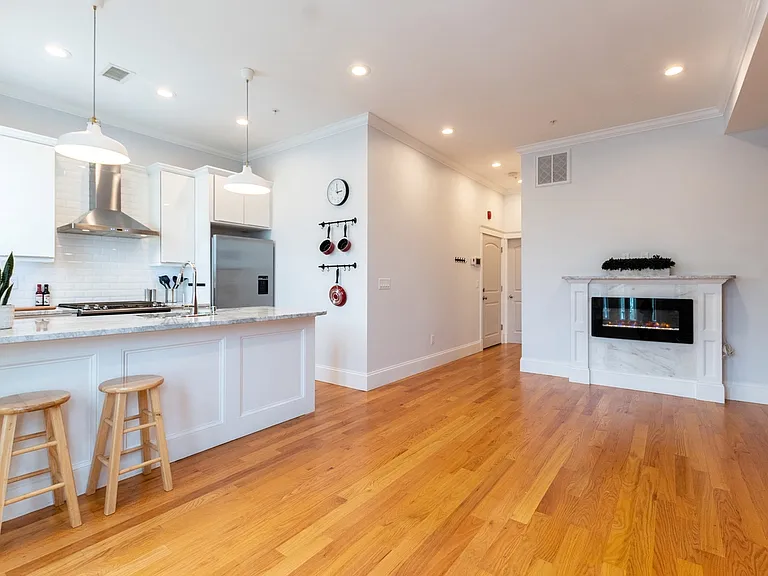 9 Everett Ave #2 — Photo 26