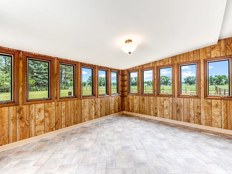 518 Clover Ln — Photo 27