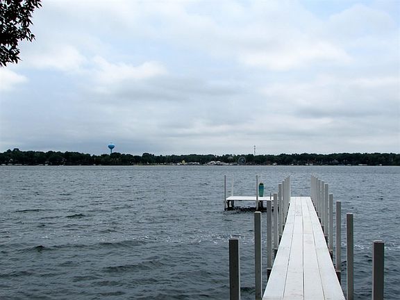 3rd image of 2107 Lakeshore Dr
