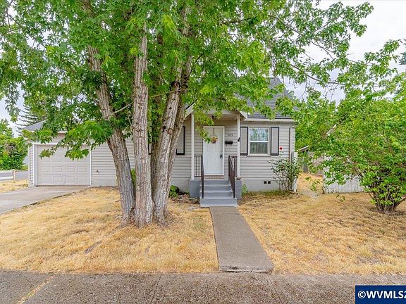 2nd image of 3419 Arbon St NE