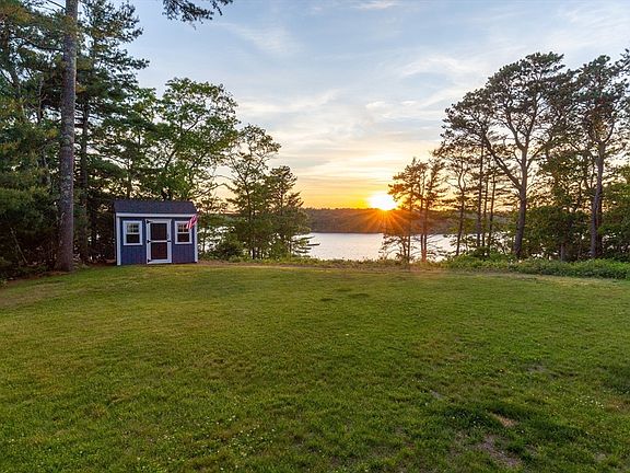 3rd image of 7 Great Pines Dr