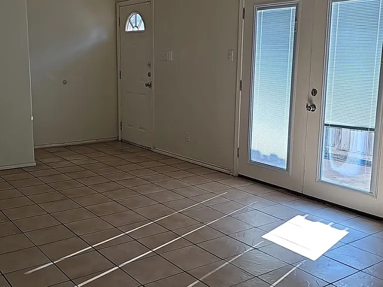2611 Fort Brown Ave #2 — Photo 8