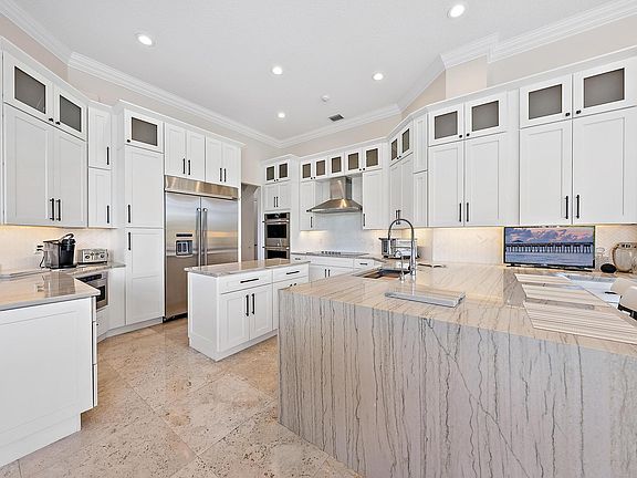 4th image of 214 SE Turtle Creek Drive