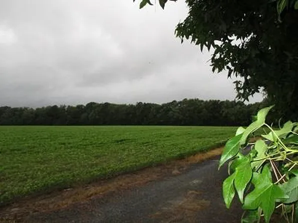 1 Fletcher Rd, Bloxom, VA 23308