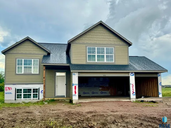 5933 S Coneflower Ave, Sioux Falls, SD 57108