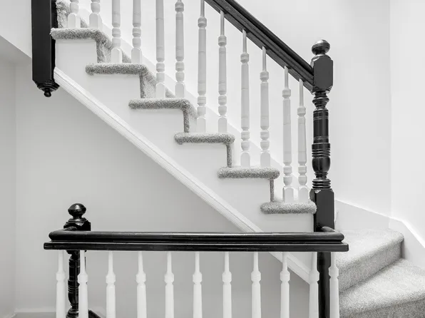 105 Manhattan Avenue image 9 of 20