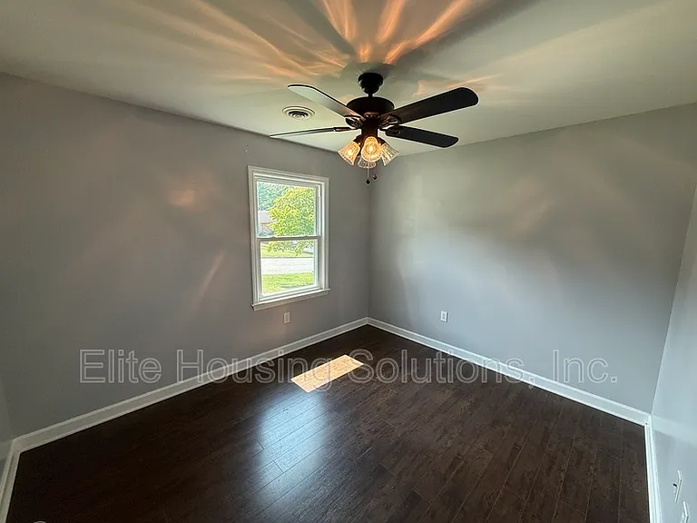 820 N 16th St — Photo 11