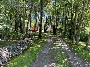 5 Lakehill Rd, Poyntelle, PA 18454