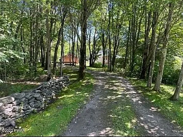 5 Lakehill Rd, Poyntelle, PA 18454