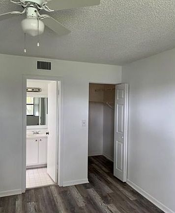 4th image of 9998 Nob Hill Ct #1