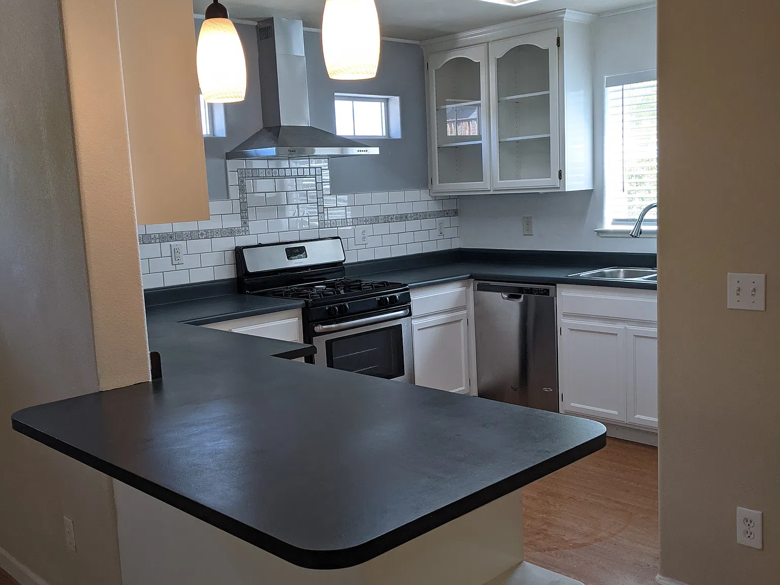 1 bed, 845 sqft, $2,750 — Photo 4