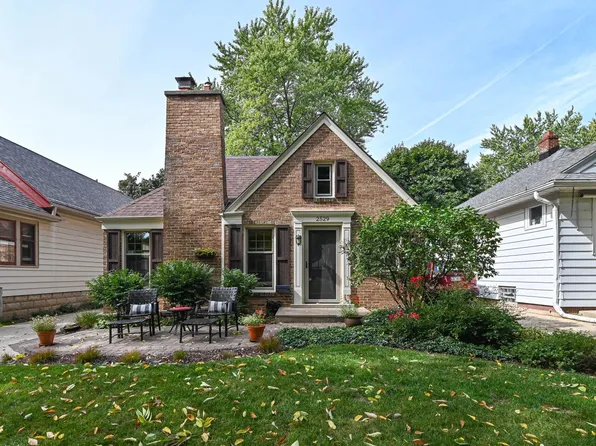 2529 North 66th STREET, Wauwatosa, WI 53213