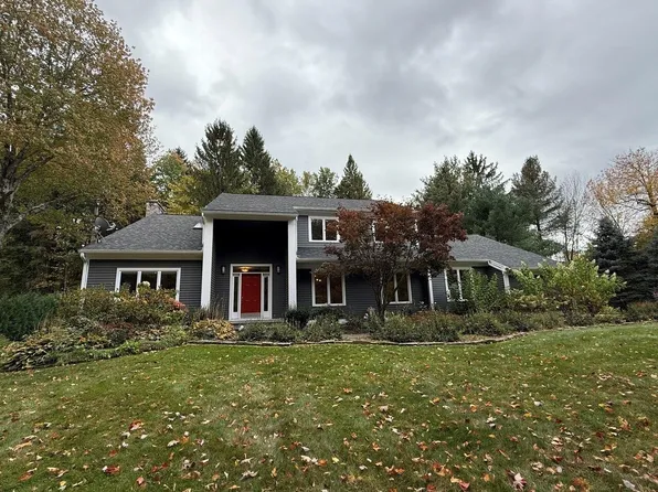 130 Deer Run Drive, Shelburne, VT 05482