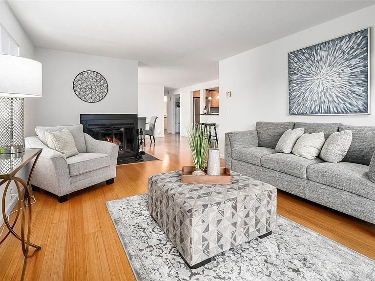 410 W Roy St — Photo 10