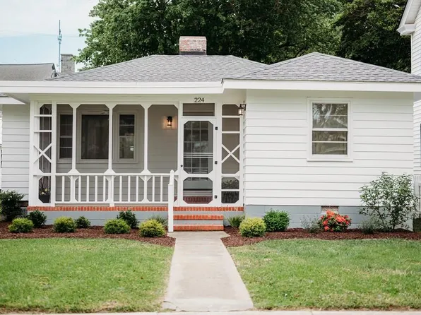 224 Monroe Ave, Cape Charles, VA 23310