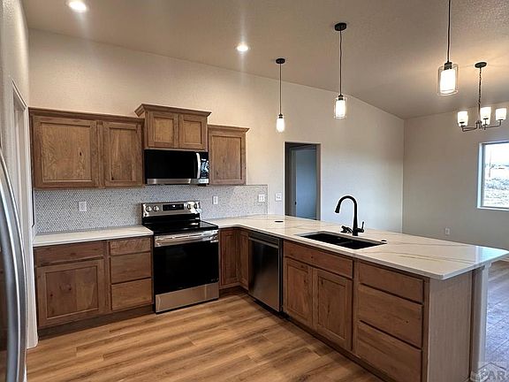 5th image of 927 E Moonbeam Dr