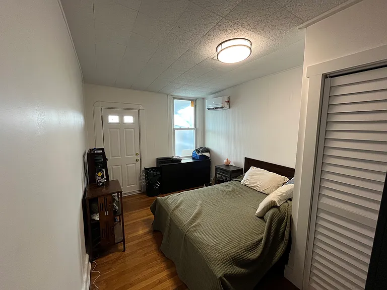 823 W 36th St #2 — Photo 6