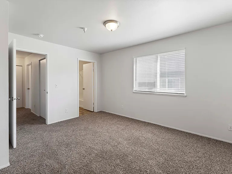 Aspen Heights Apartments — Photo 37