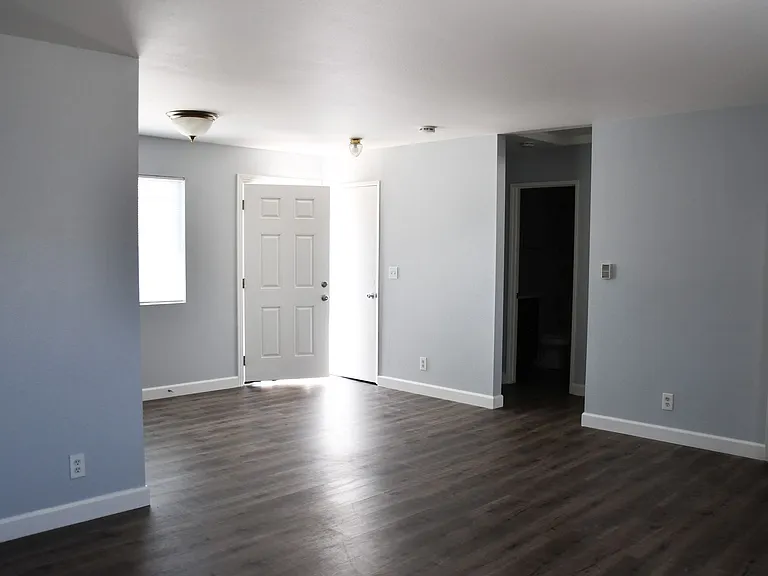 155 N Bitterbush St #B — Photo 11