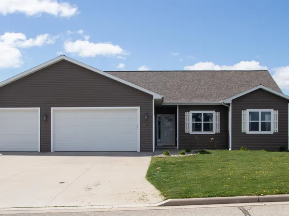 306 Greenbrier Dr, Hortonville, WI 54944