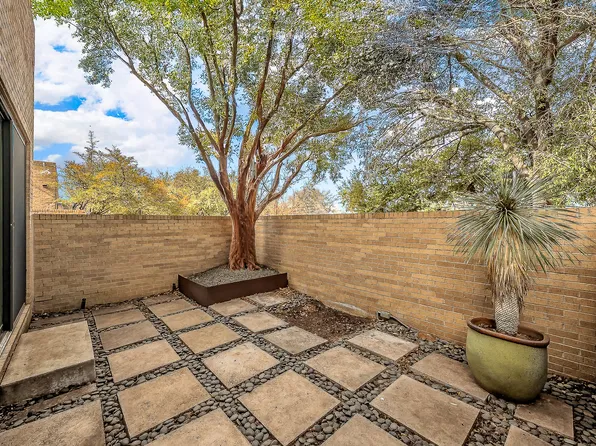 5713 Pershing Ave, Fort Worth, TX 76107